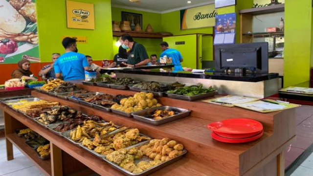Menjelajah Kuliner Bandung: 5 Rekomendasi Restoran yang Layak Dicoba