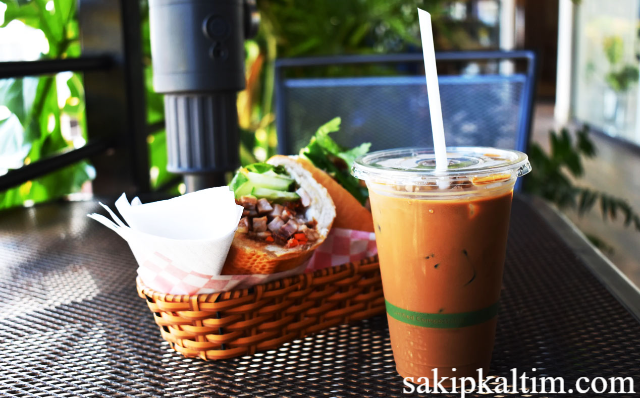 Banh Mi & Beans Canggu: Roti Vietnam dan Kopi Bali